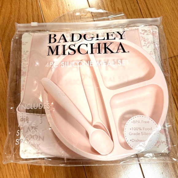 Badgley Mischka Other - Badgley Mischka 4 Piece Meal Set